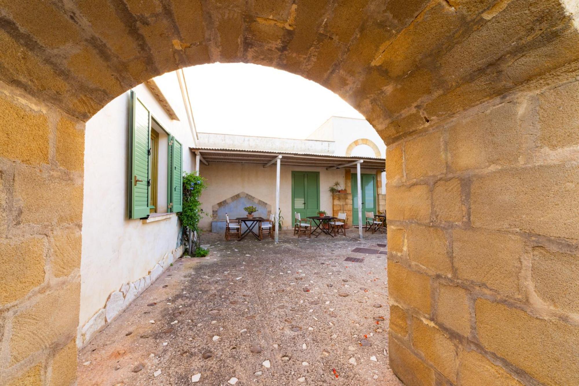 Podere Fossarunza Di Carlo Manzo マルサラ エクステリア 写真